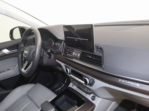 Used 2024 Audi Q5 2.0T Premium w/ Convenience Package image 41