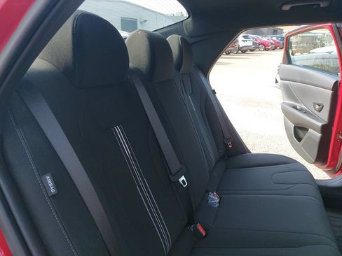 Certified 2025 Hyundai Elantra Sport FWD image 12