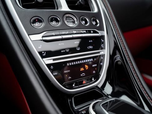 Used 2019 Aston Martin DB11 Volante RWD image 51