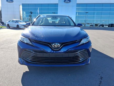 Used 2018 Toyota Camry LE image 8