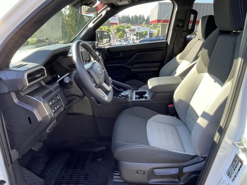 Certified 2025 Toyota 4Runner TRD Off-Road AWD/4WD image 10