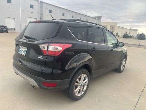Used 2018 Ford Escape SE image 5