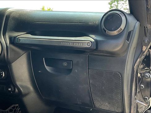 Used 2017 Jeep Wrangler Unlimited Sport w/ Quick Order Package 24S AWD/4WD image 16