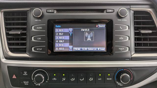Used 2018 Toyota Highlander LE FWD image 29