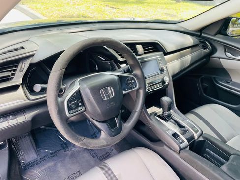 Used 2019 Honda Civic LX image 11