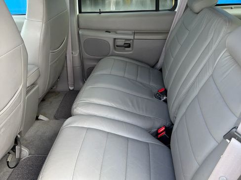 Used 2000 Ford Explorer XLS RWD image 11