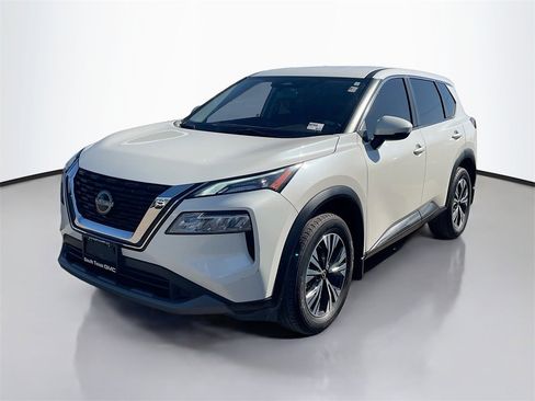 Used 2023 Nissan Rogue SV image 3