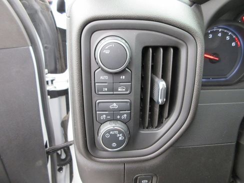 Certified 2022 Chevrolet Silverado 1500 Custom image 22