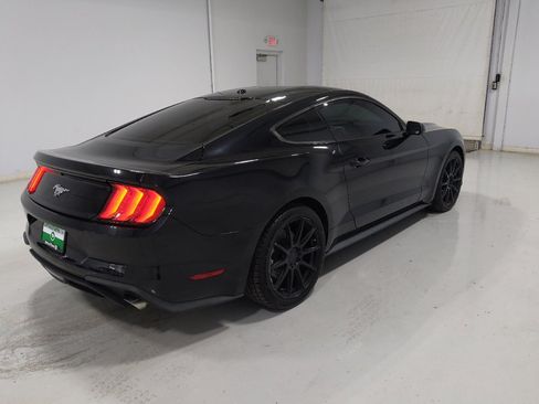 Used 2019 Ford Mustang Coupe RWD image 9