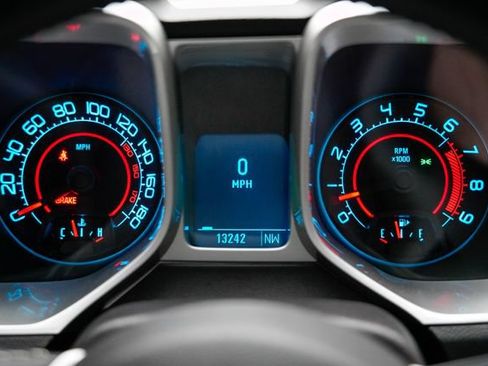 Used 2010 Chevrolet Camaro SS w/ LPO, Ground Effects Package RWD image 31