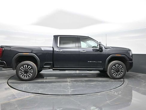 New 2025 GMC Sierra 3500 Denali Ultimate image 9