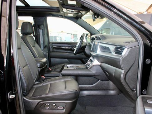 Used 2024 GMC Yukon Denali image 20