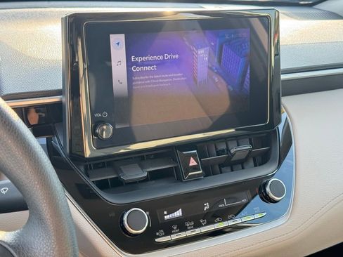 Used 2023 Toyota Corolla Cross L image 27