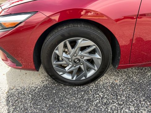 Used 2024 Hyundai Elantra SEL FWD image 27