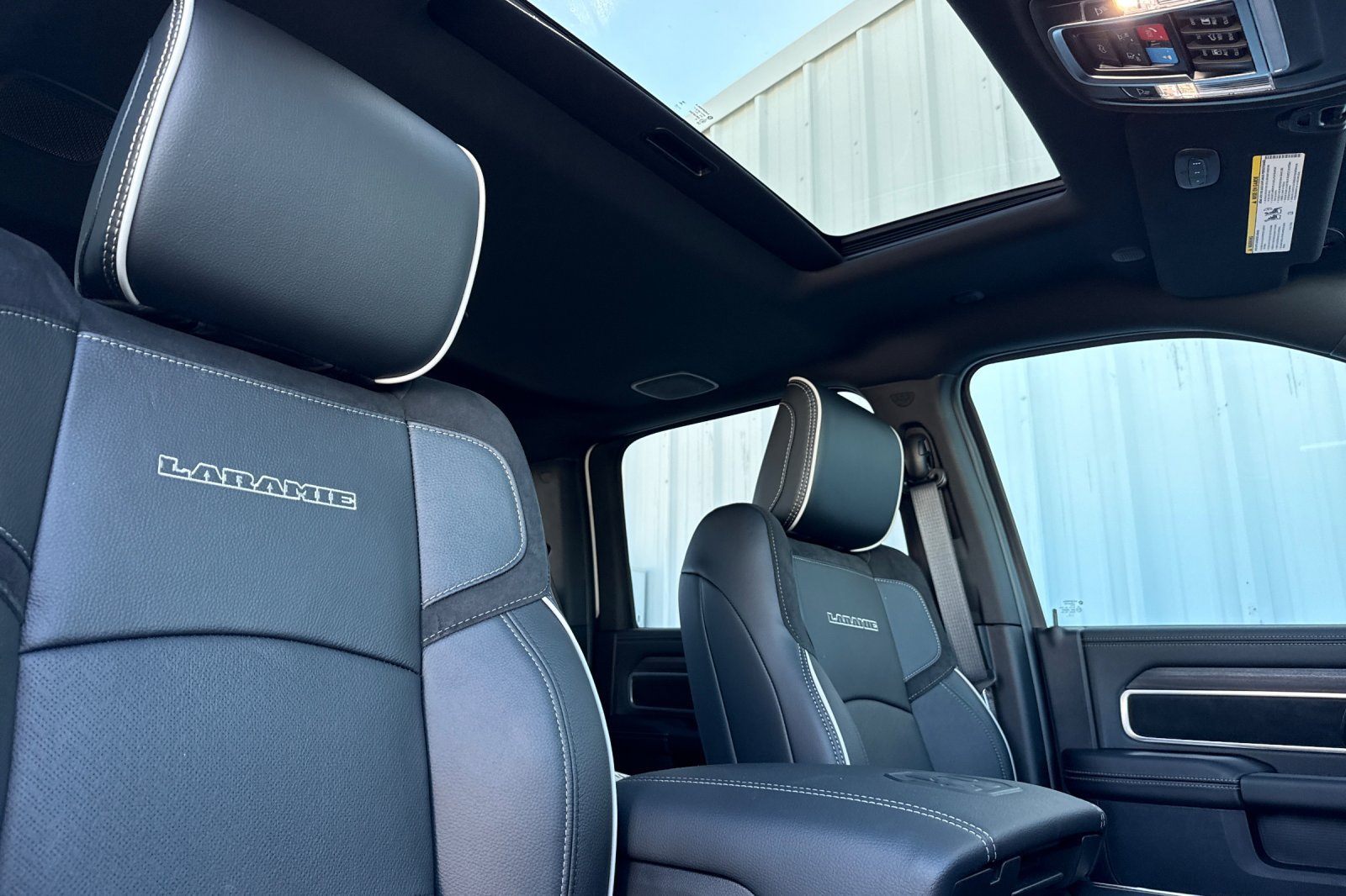 New 2026 RAM 3500 Laramie AWD/4WD image 19