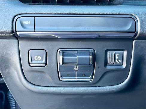 Certified 2024 Cadillac Escalade ESV Sport image 9