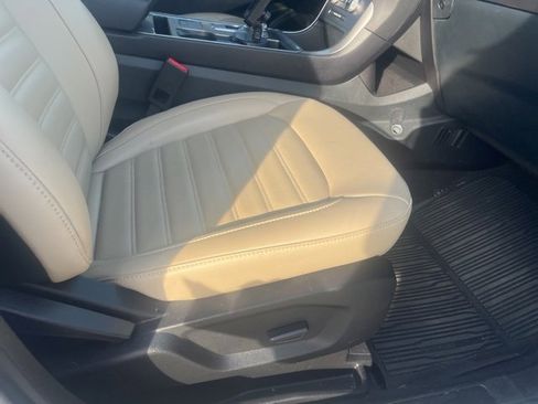 Used 2023 Ford Edge SEL w/ Convenience Package image 8