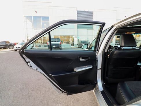 Used 2014 Toyota Camry SE image 36