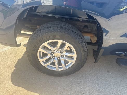 Used 2019 Chevrolet Silverado 1500 LT w/ Texas Edition image 5