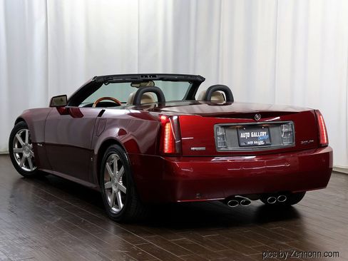 Used 2007 Cadillac XLR image 7