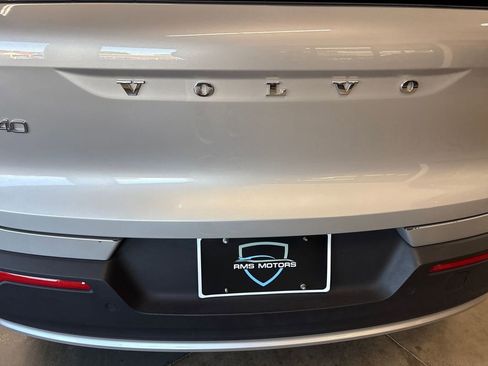 Used 2025 Volvo XC40 B5 Core image 20