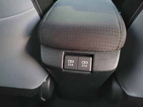 Used 2022 Toyota Prius LE image 23