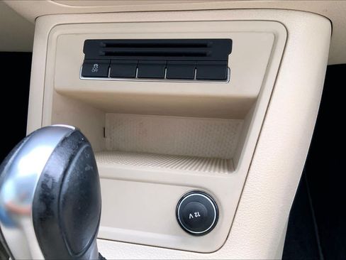 Used 2012 Volkswagen Tiguan SEL FWD image 34
