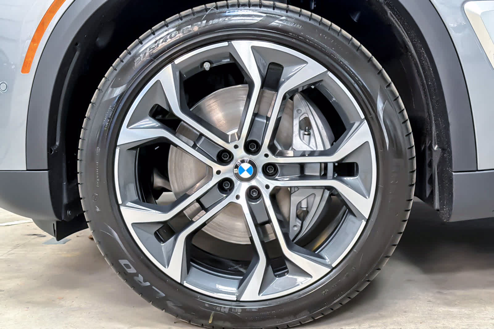 Used 2026 BMW X5 xDrive50e w/ Premium Package AWD/4WD image 25