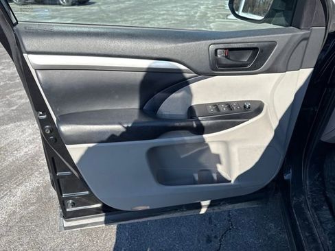 Used 2019 Toyota Highlander Plus image 17