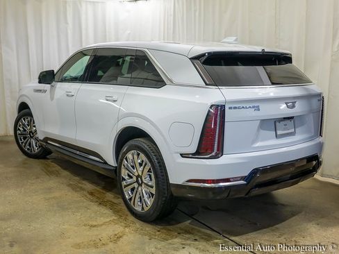 New 2025 Cadillac Escalade IQ Luxury 1 w/ LPO, Radiant Package image 7