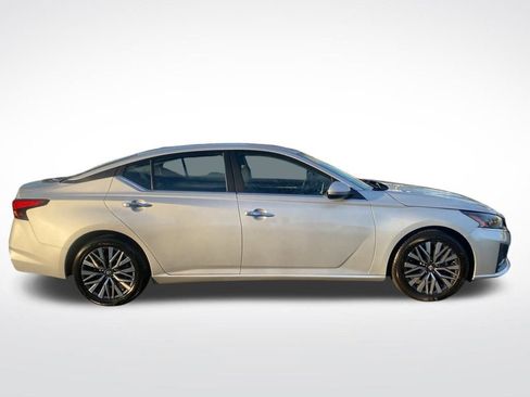Used 2023 Nissan Altima 2.5 SV image 8