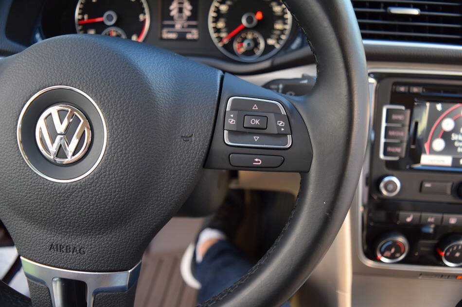 Used 2014 Volkswagen Passat TDI SE FWD image 70