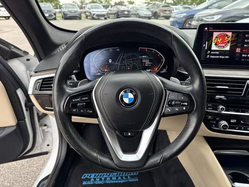 Used 2021 BMW 530i xDrive w/ Premium Package AWD/4WD image 17