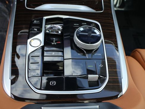 Used 2023 BMW X7 xDrive40i w/ Executive Package image 58