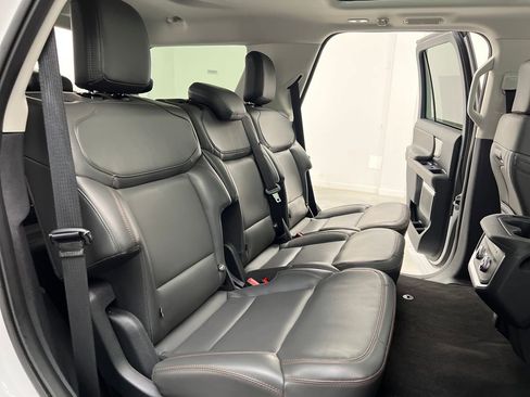 Used 2025 Ford Expedition Active AWD/4WD image 16