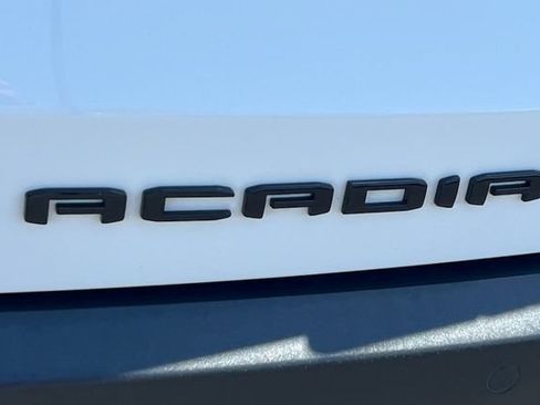 Used 2023 GMC Acadia SLE w/ Driver Convenience Package FWD image 40