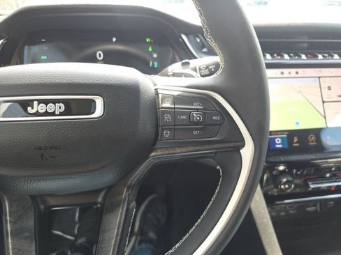 Used 2023 Jeep Grand Cherokee 4WD 4xe image 15