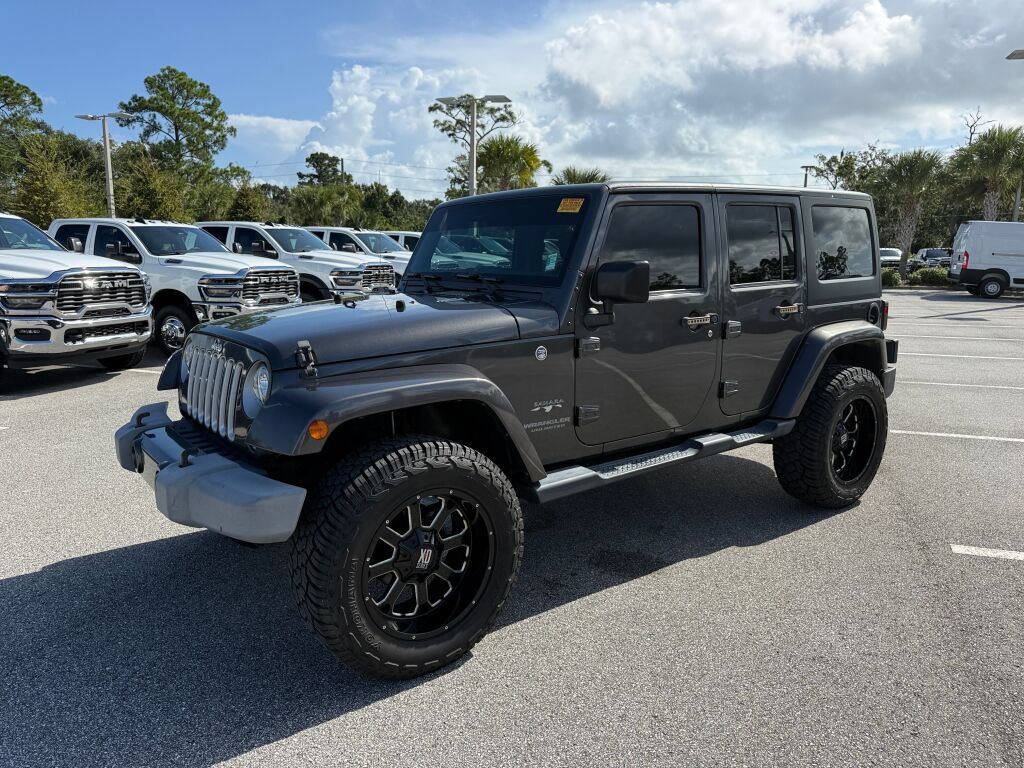 Used 2017 Jeep Wrangler Unlimited Sahara w/ Connectivity Group AWD/4WD image 7