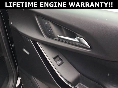 Used 2025 Chevrolet Equinox LT image 23