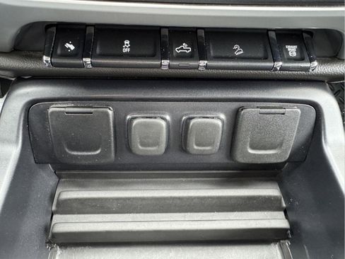 Used 2015 GMC Sierra 2500 SLT w/ Snow Plow Prep Package image 26