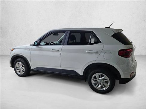 New 2026 Hyundai Venue SE image 9
