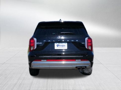 Used 2023 Hyundai Palisade Calligraphy image 4