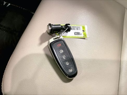 Used 2019 Ford Escape SEL AWD/4WD image 15