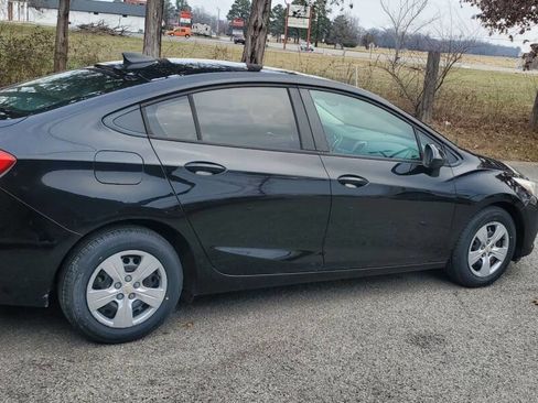 Used 2018 Chevrolet Cruze LS image 15
