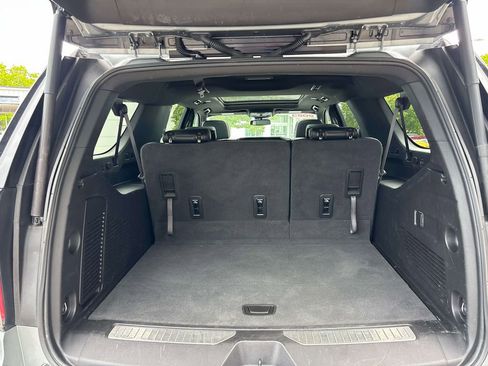 Used 2023 Chevrolet Suburban RST AWD/4WD image 17