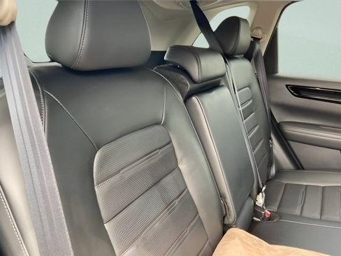 Used 2024 Honda CR-V EX-L image 9