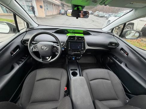 Used 2022 Toyota Prius LE image 21