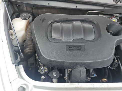 Used 2011 Chevrolet HHR LT image 22