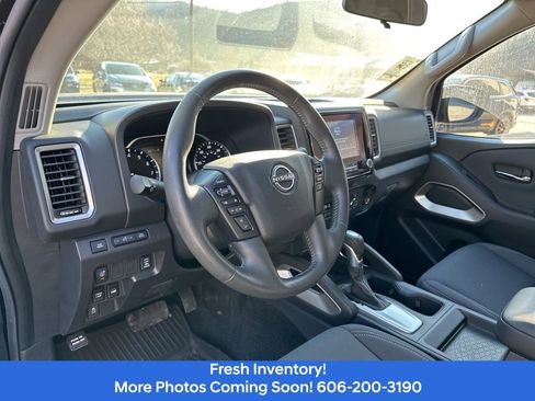 Used 2024 Nissan Frontier SV w/ SV Convenience Package image 12