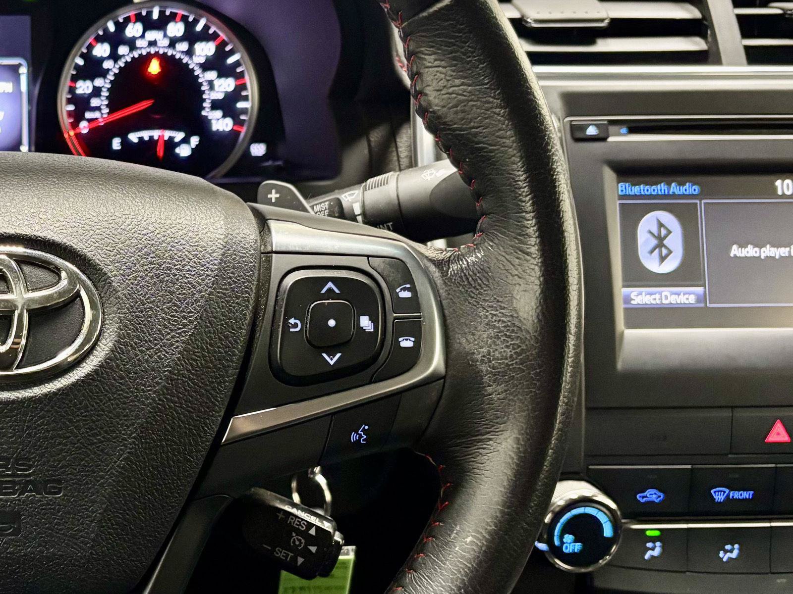 Used 2015 Toyota Camry SE FWD image 23